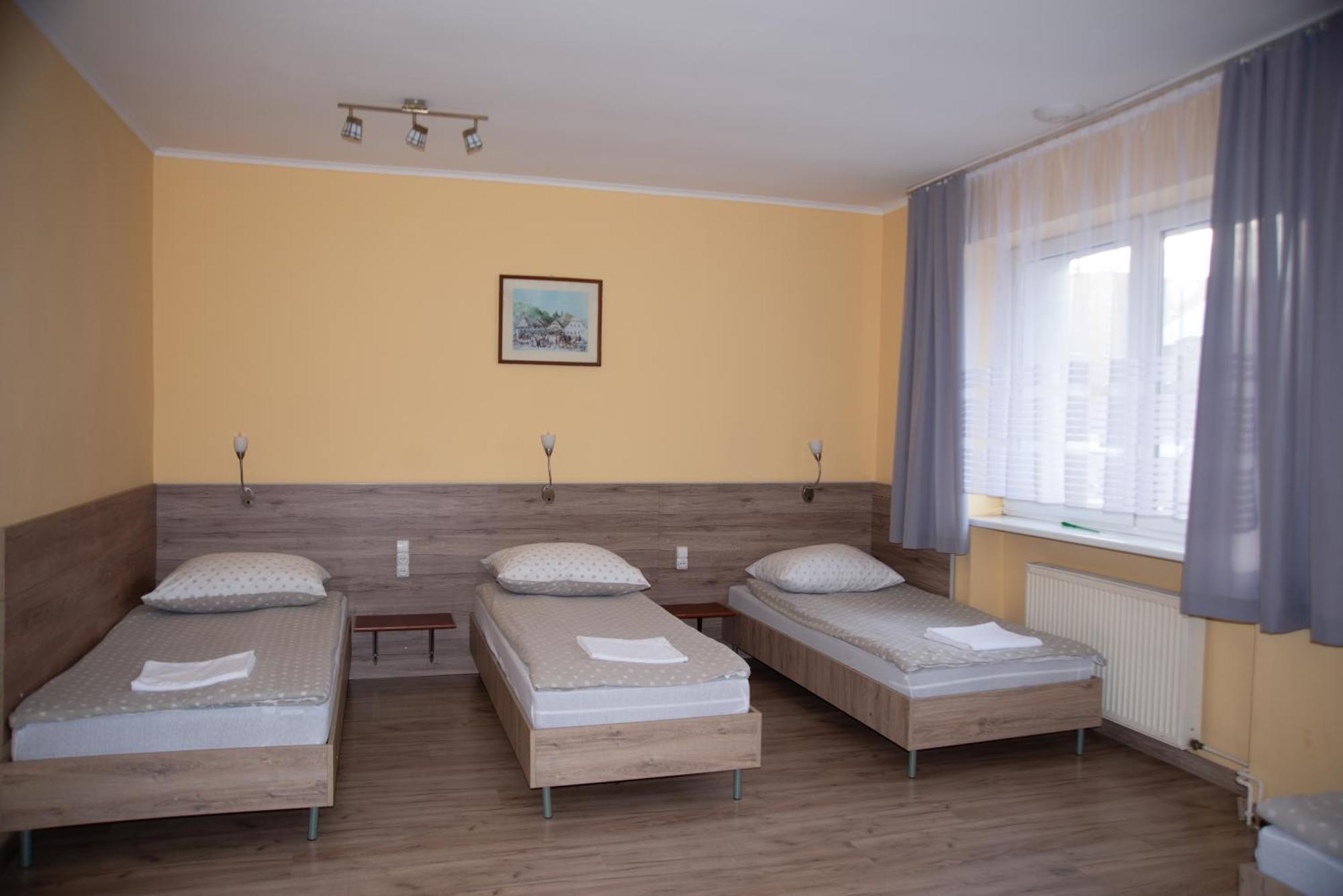 Noclegi "Poza Szlakiem" Waldenburg Exterior foto