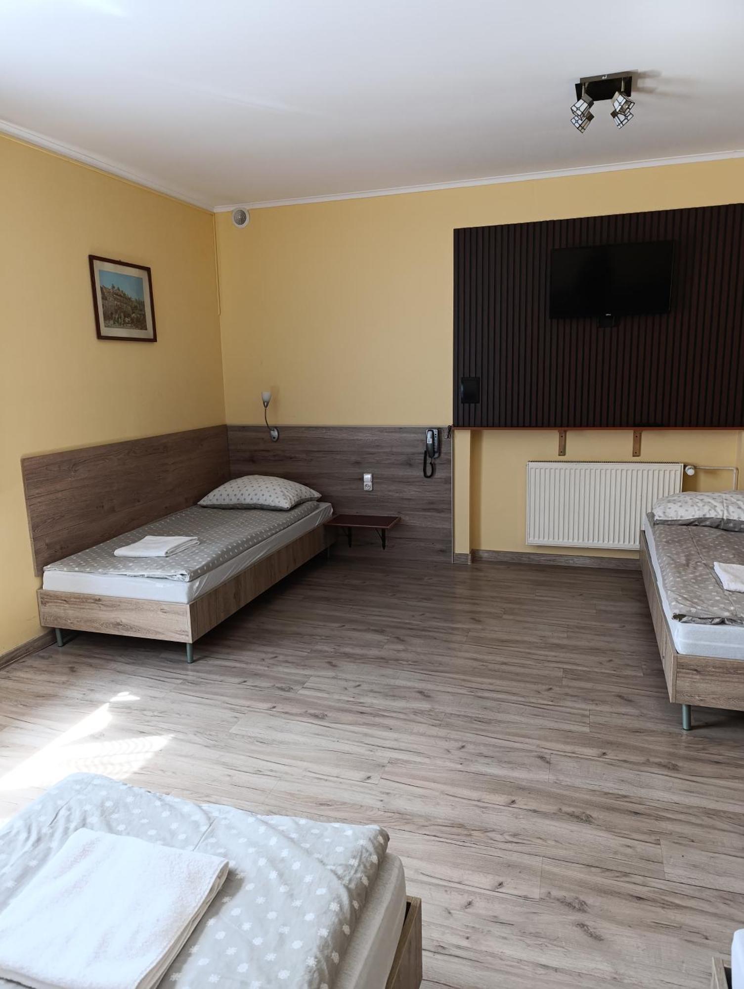 Noclegi "Poza Szlakiem" Waldenburg Exterior foto